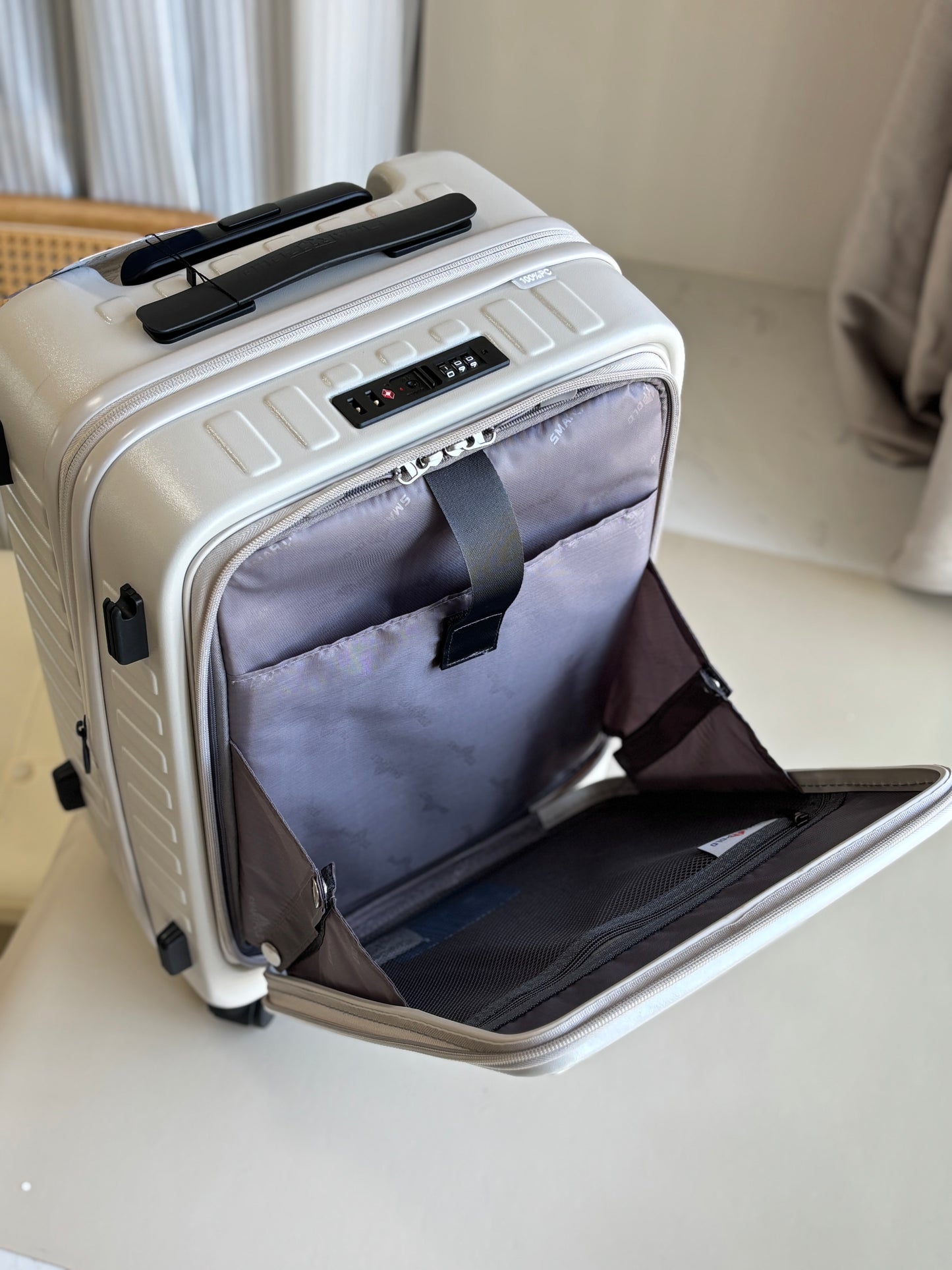 A065【SMART POLO日系🇯🇵前揭行李箱】